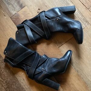 Chloe Black Heeled Paddington Boots